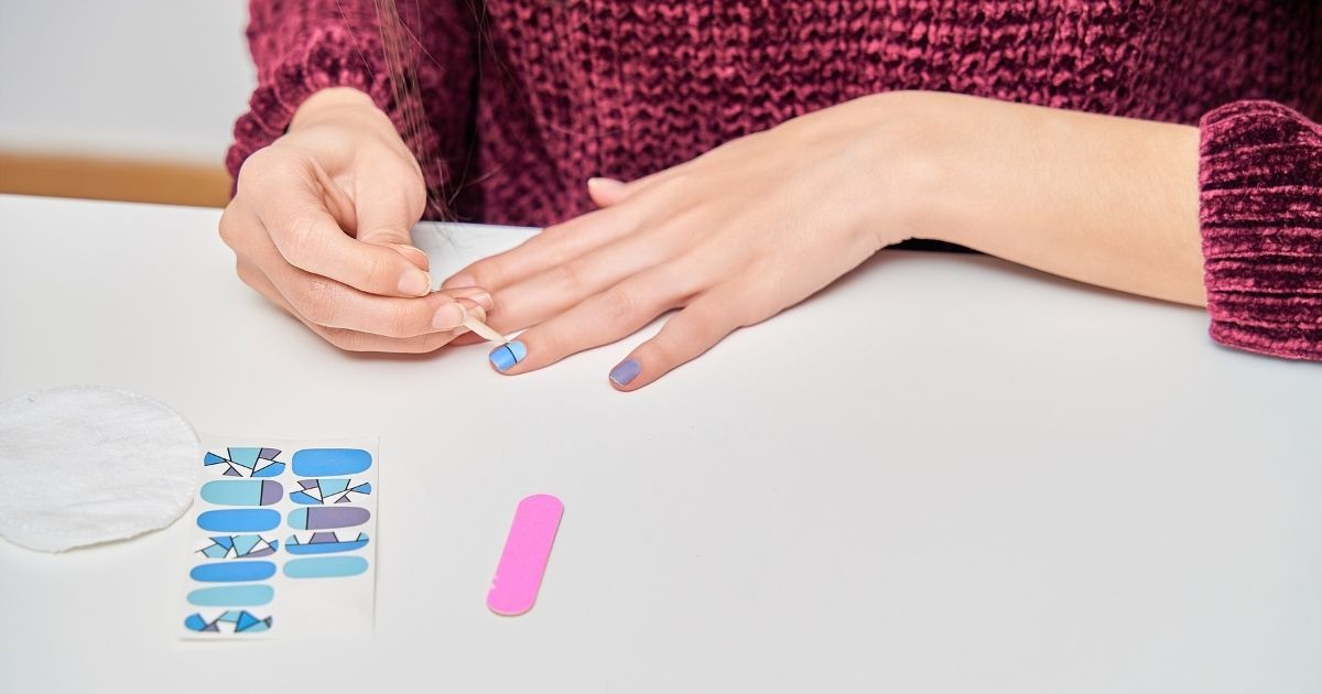 Nail wraps