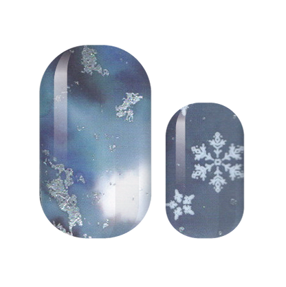 Snowflakes of Silver Nail Wraps