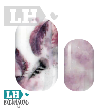 Floating Feathers Nail Wraps