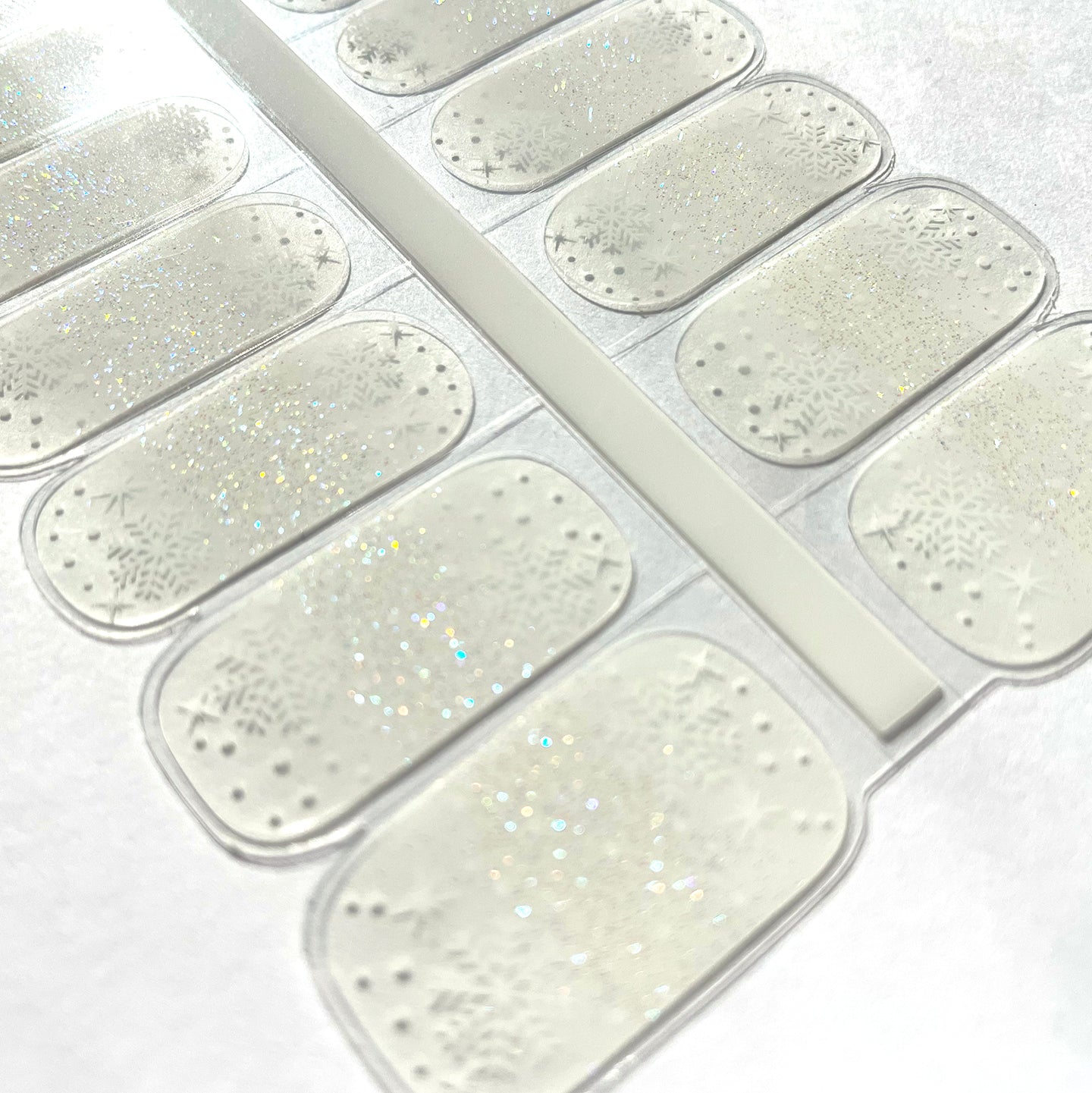 Dazzling Snow Nail Wraps